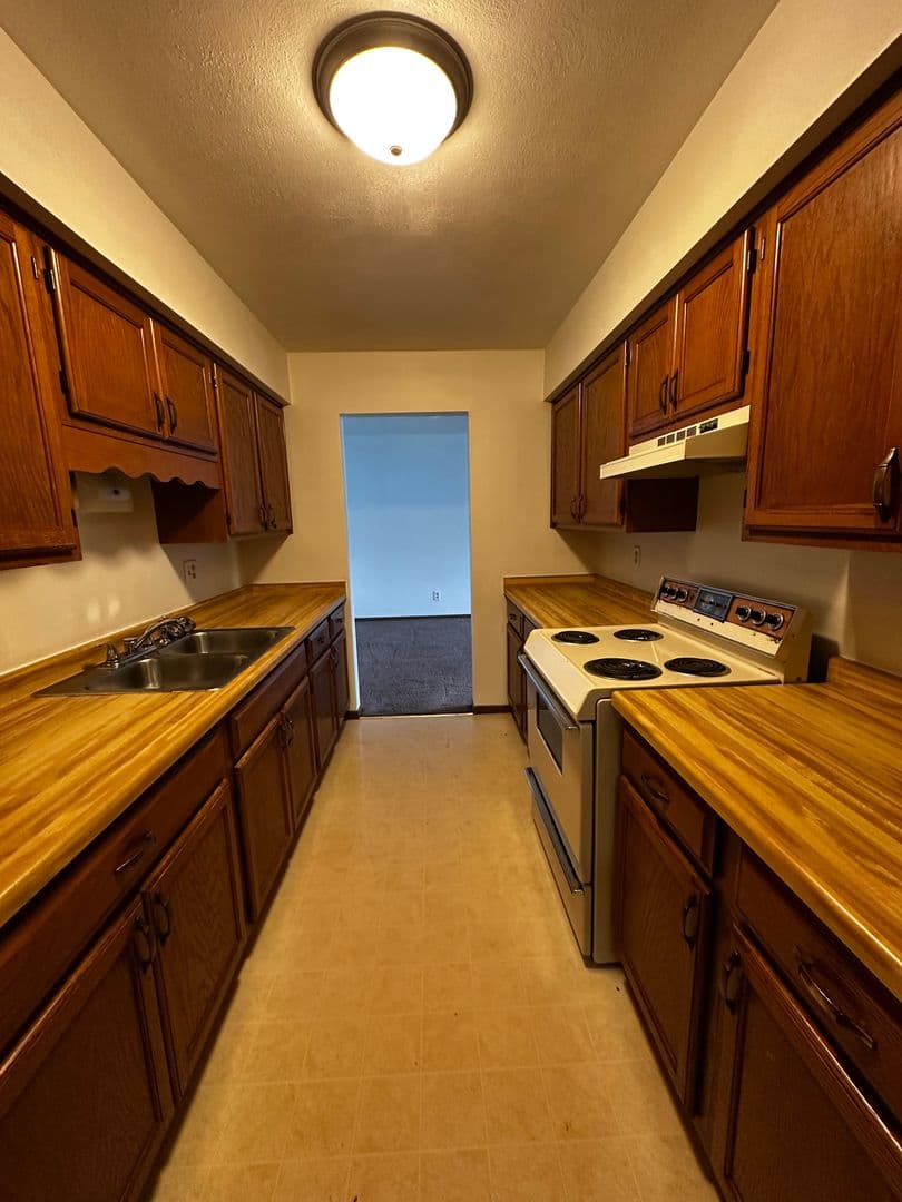 Beloit Apartment: 501 W. Grand Ave.