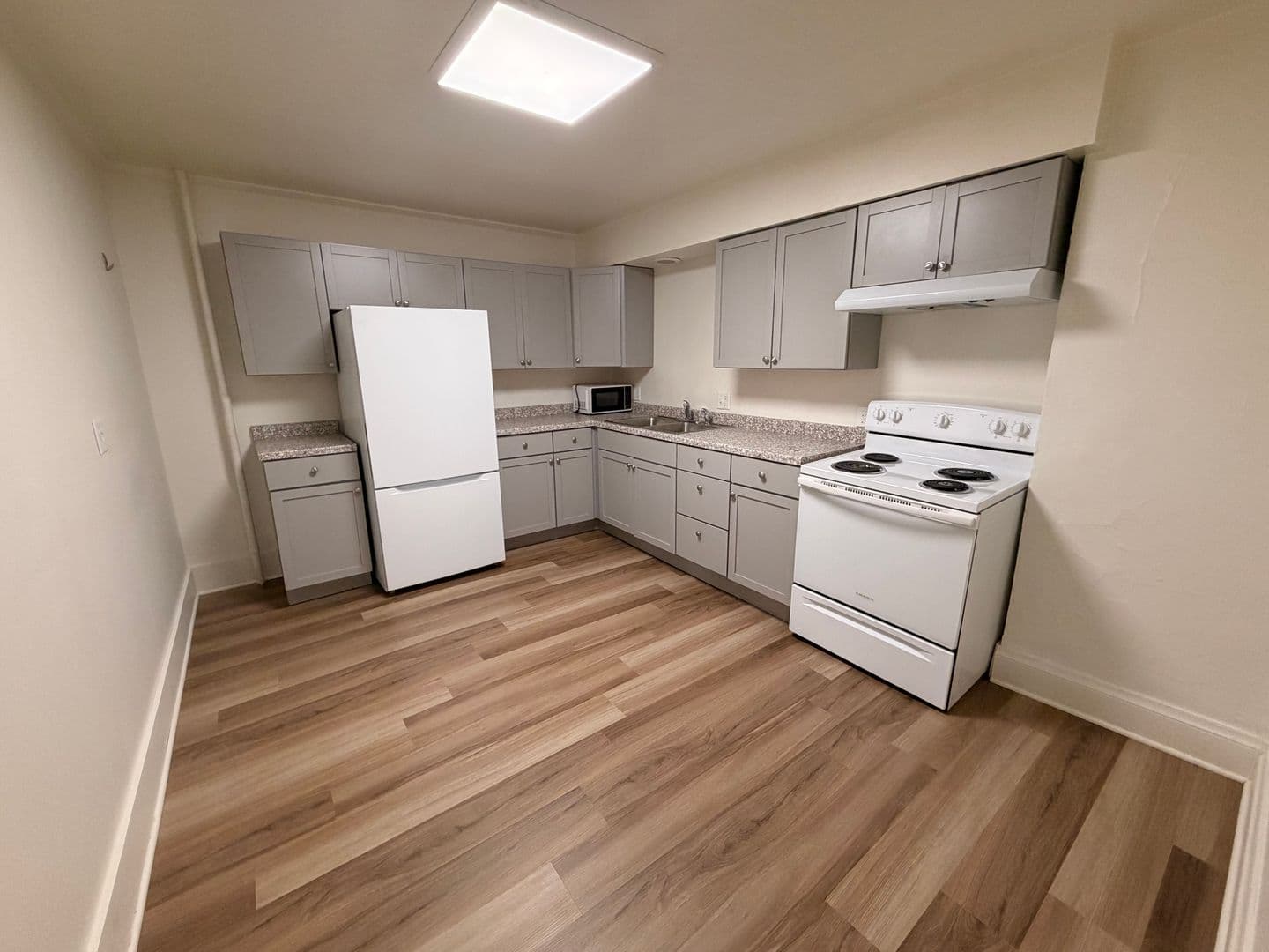 Janesville Apartment: 338 N. High St.