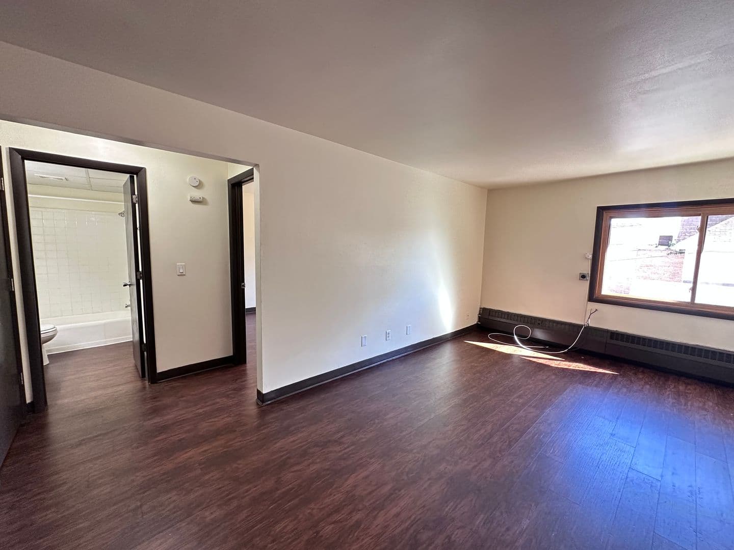 Beloit Apartment: 614 Broad St.