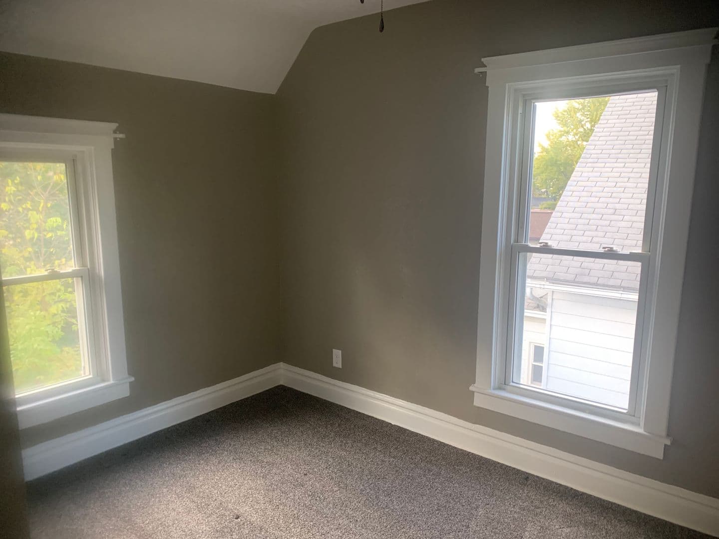 Beloit Apartment: 1122 Bluff St.