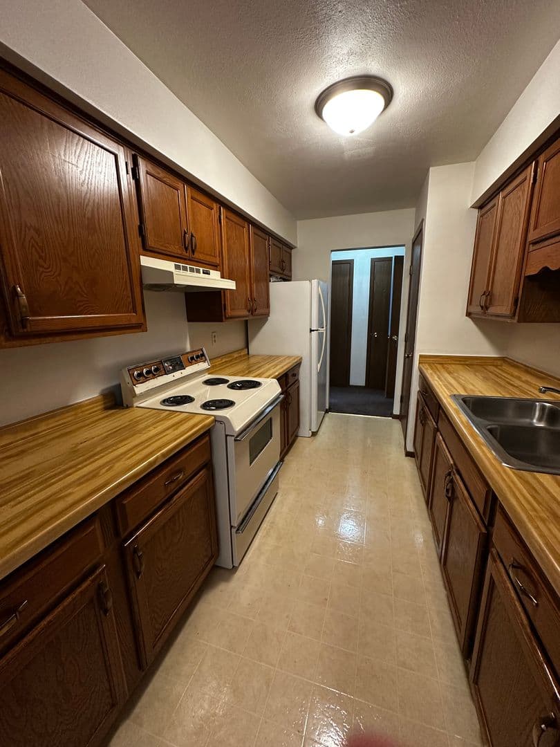 Beloit Apartment: 501 W. Grand Ave.