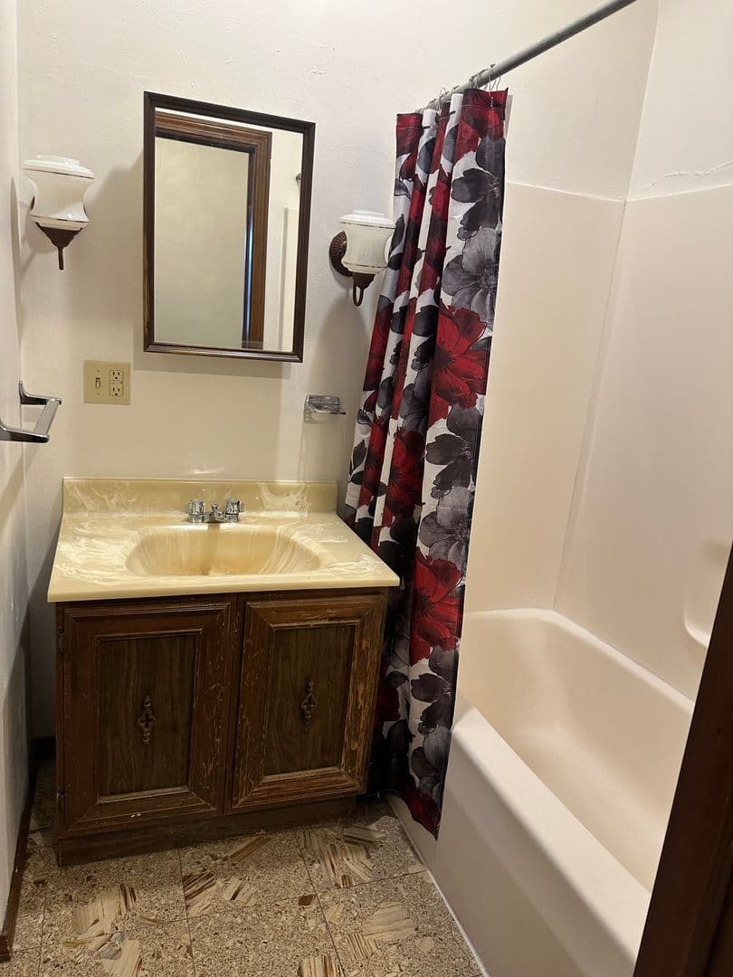 Erie Apartment: 230 West 9th Street