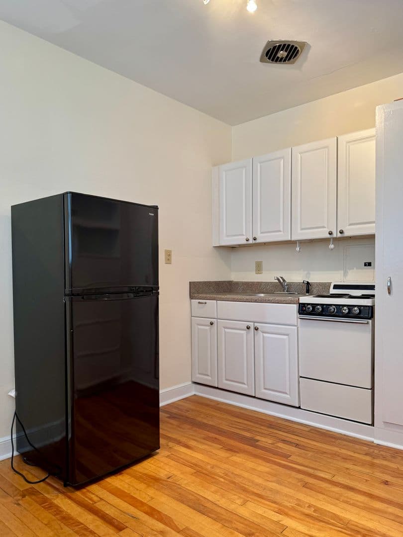 Raleigh Apartment: 613 St. Mary's St.