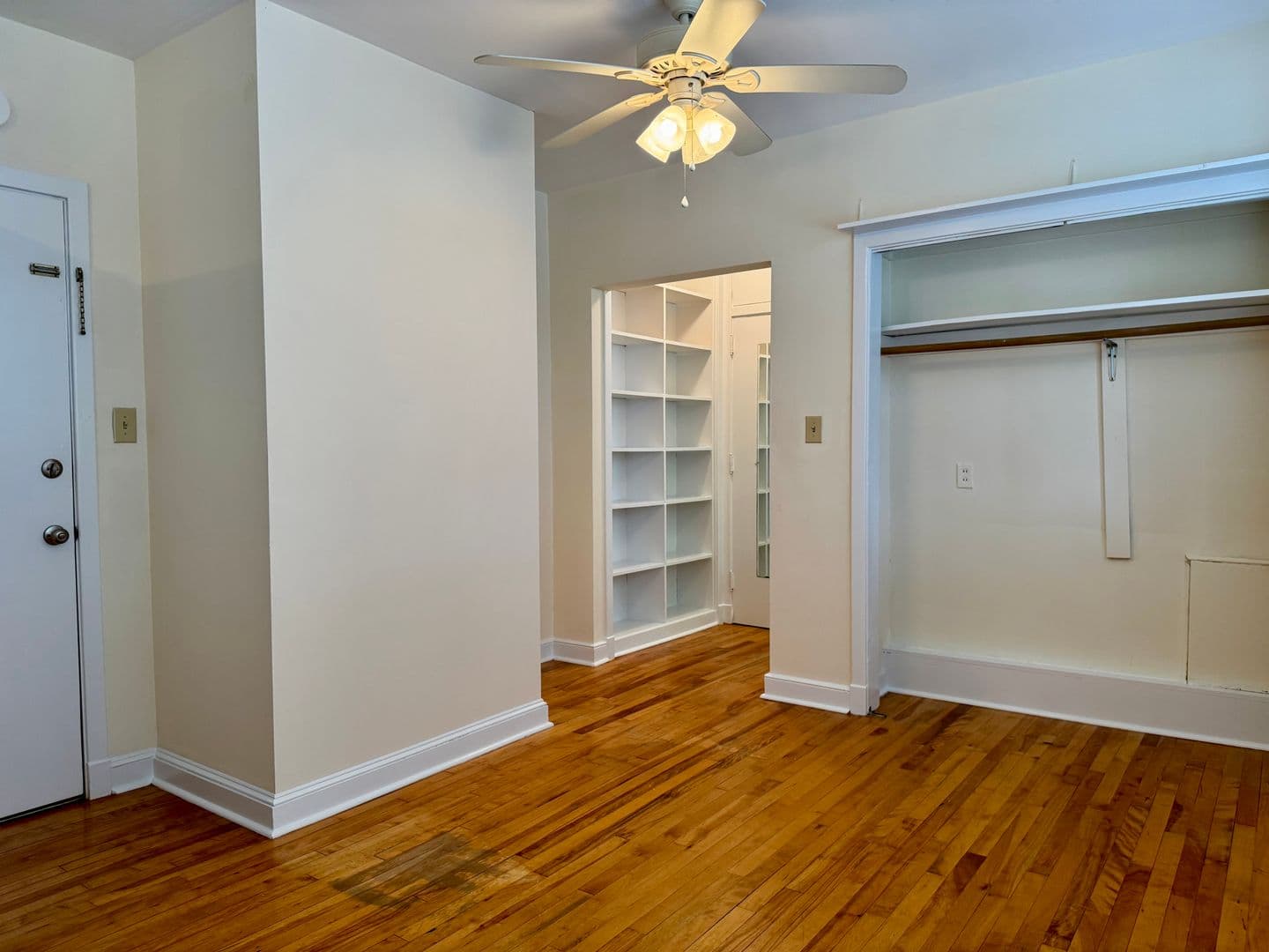 Raleigh Apartment: 613 St. Mary's St.