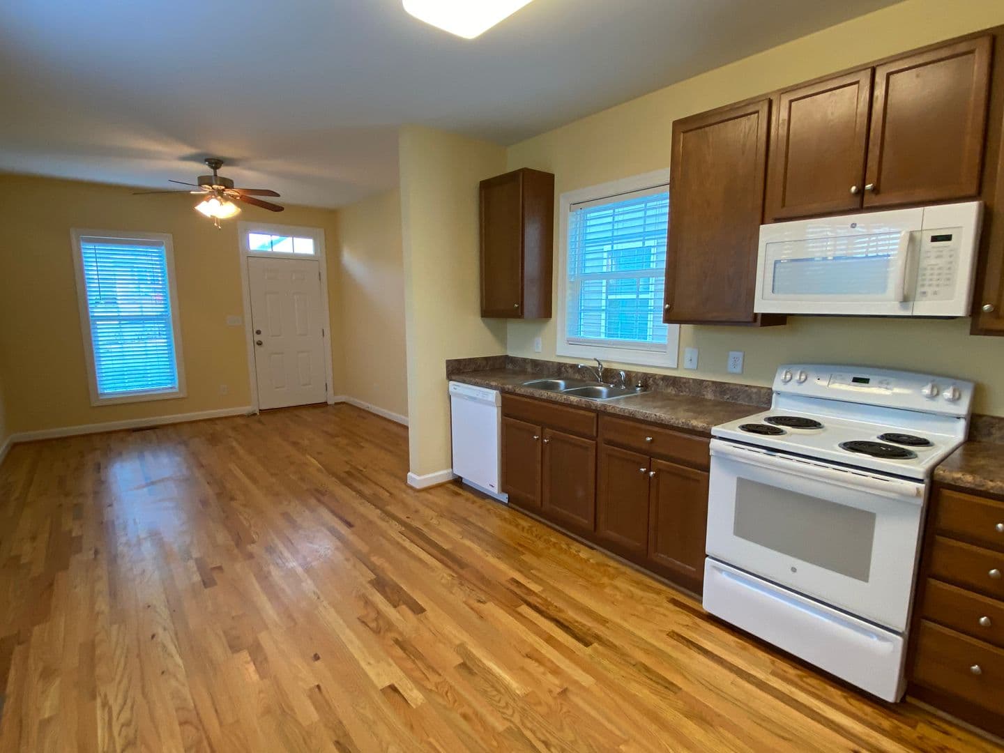 Raleigh House: 3925 Lexington Dr.