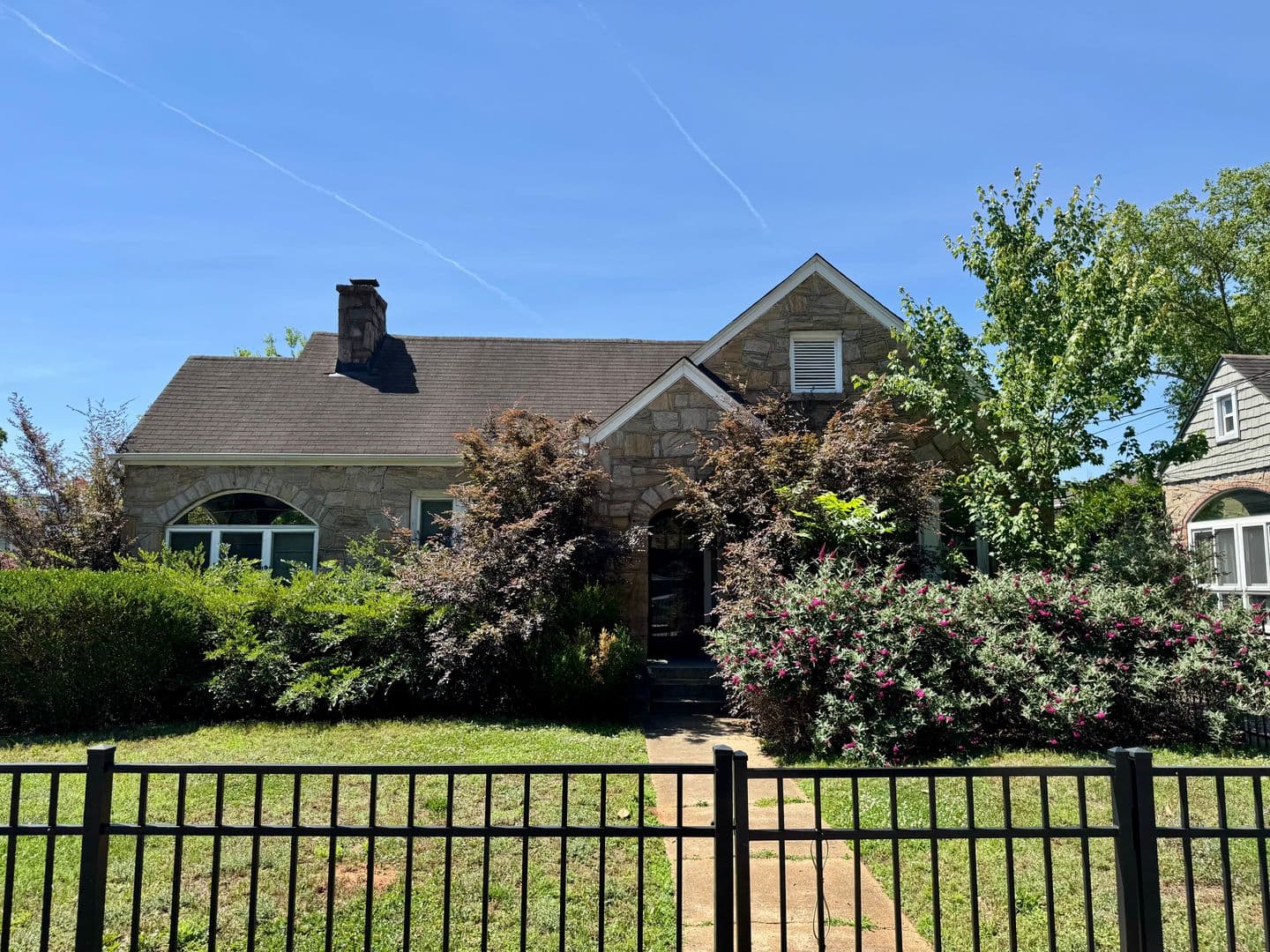 Raleigh Apartment: 905 W Peace St.