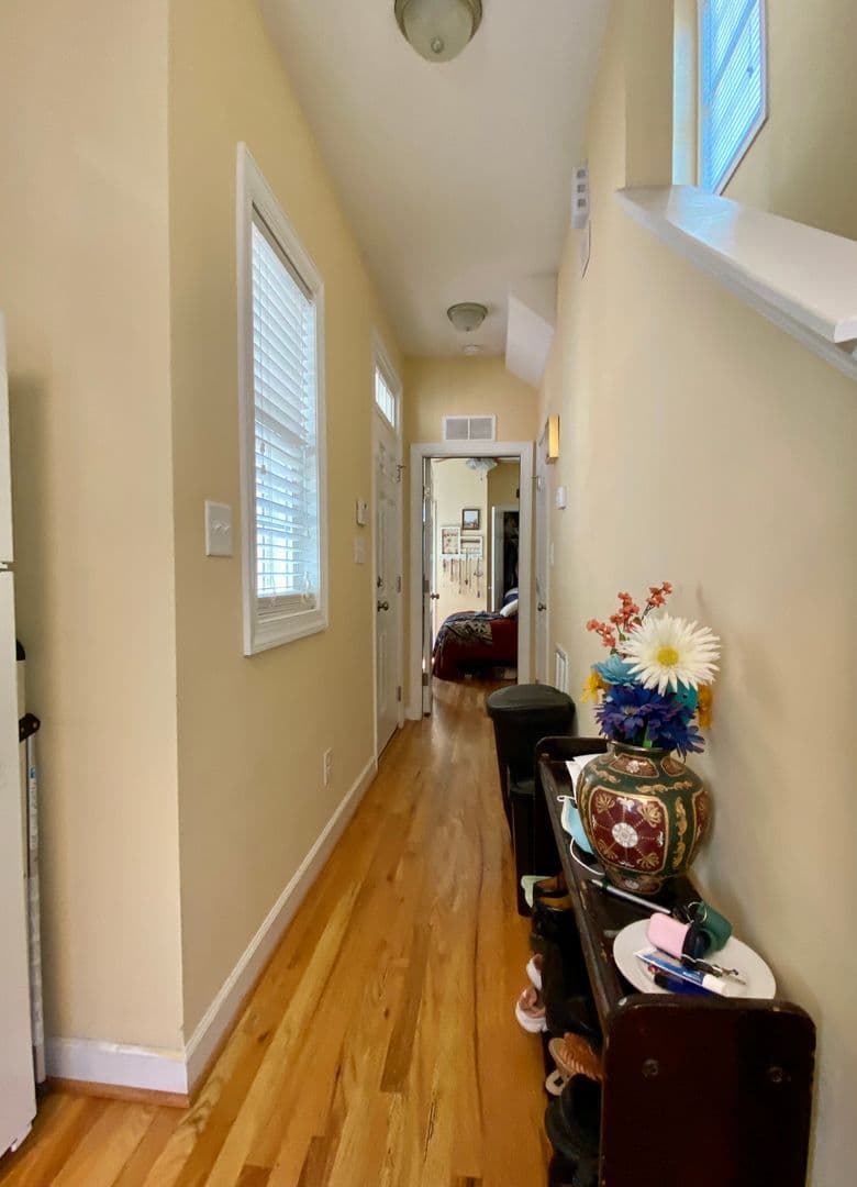 Raleigh House: 3925 Lexington Dr.