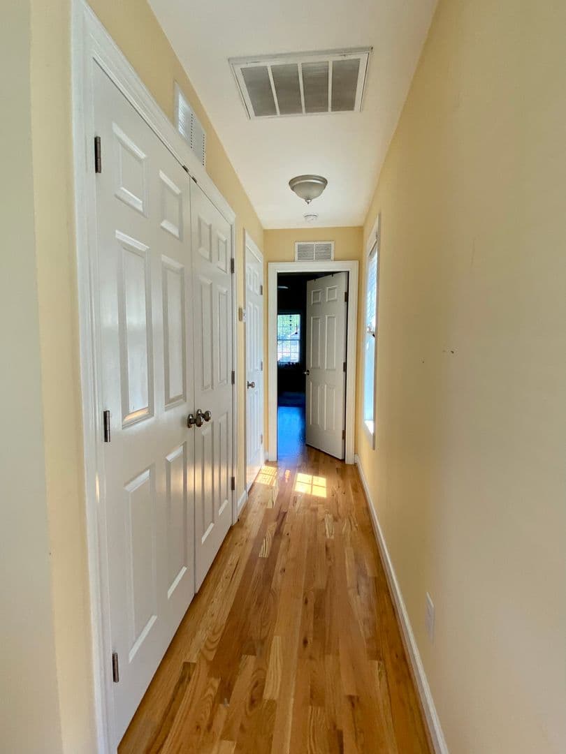 Raleigh House: 3925 Lexington Dr.