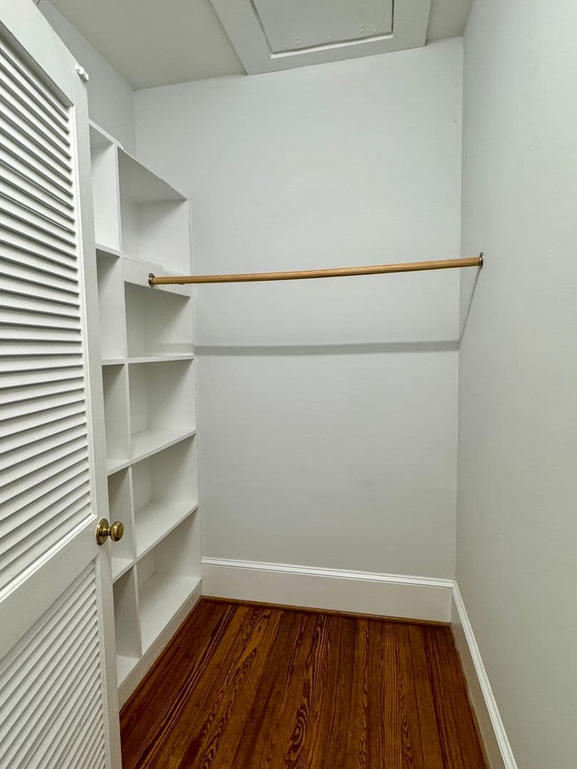 Raleigh Apartment: 905 W Peace St.