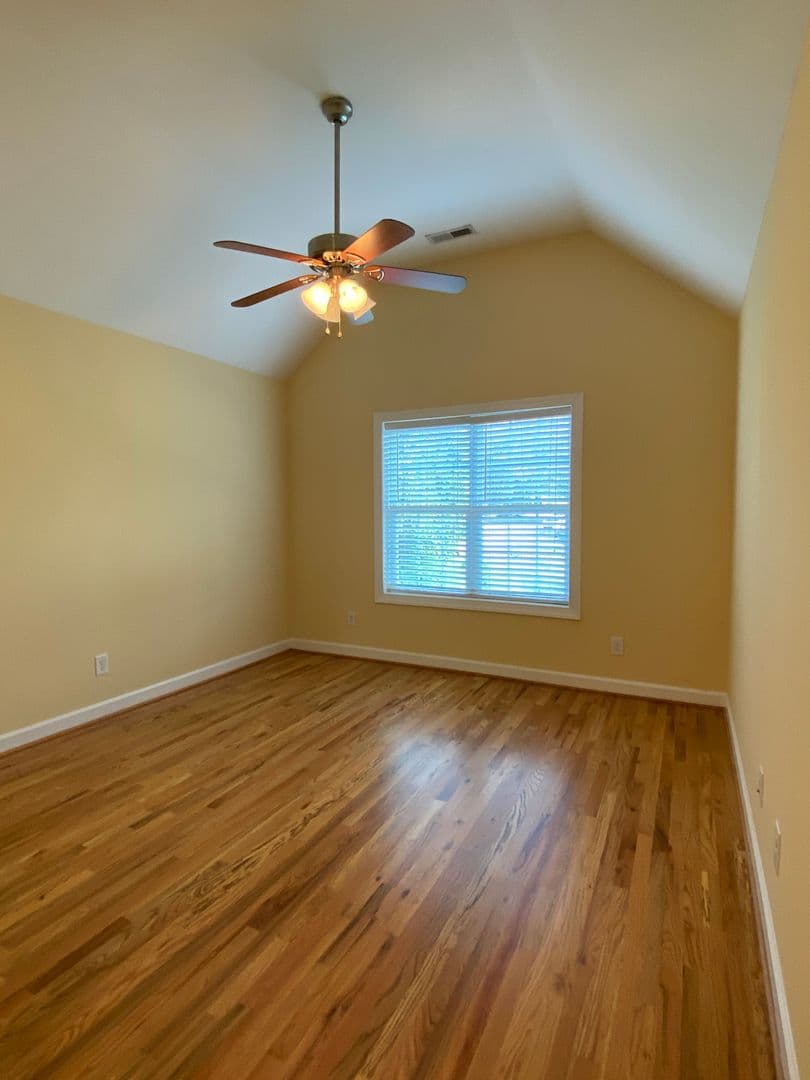 Raleigh House: 3925 Lexington Dr.