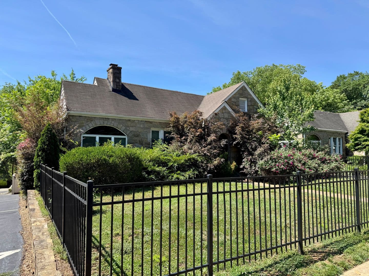 Raleigh Apartment: 905 W Peace St.