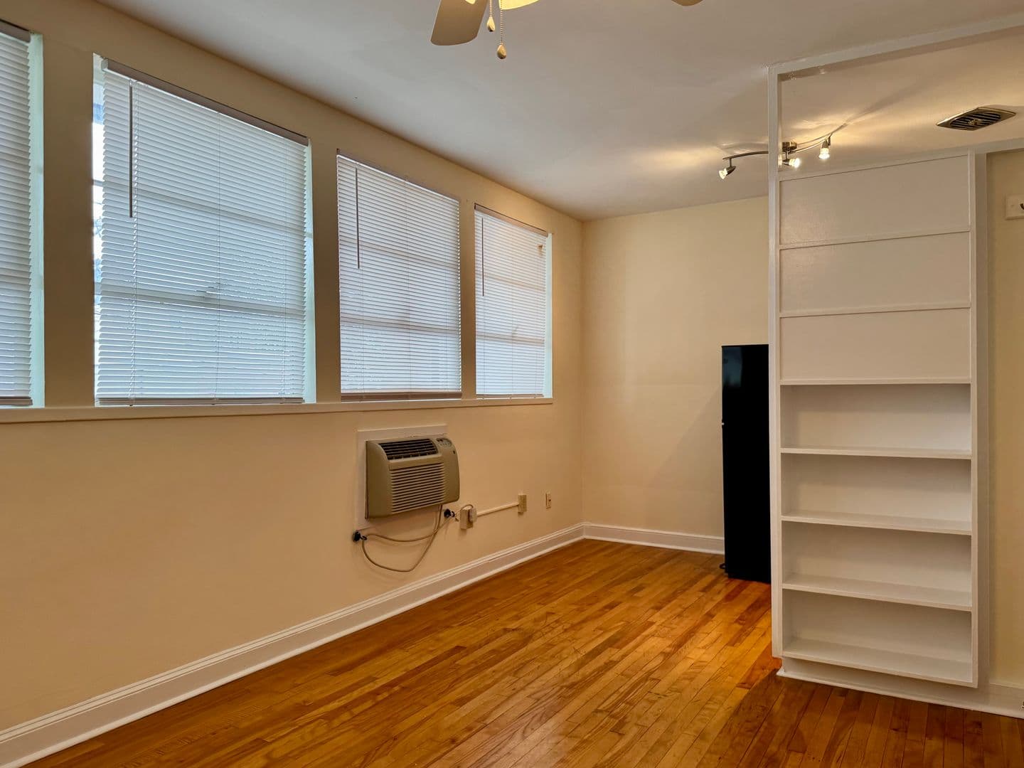Raleigh Apartment: 613 St. Mary's St.