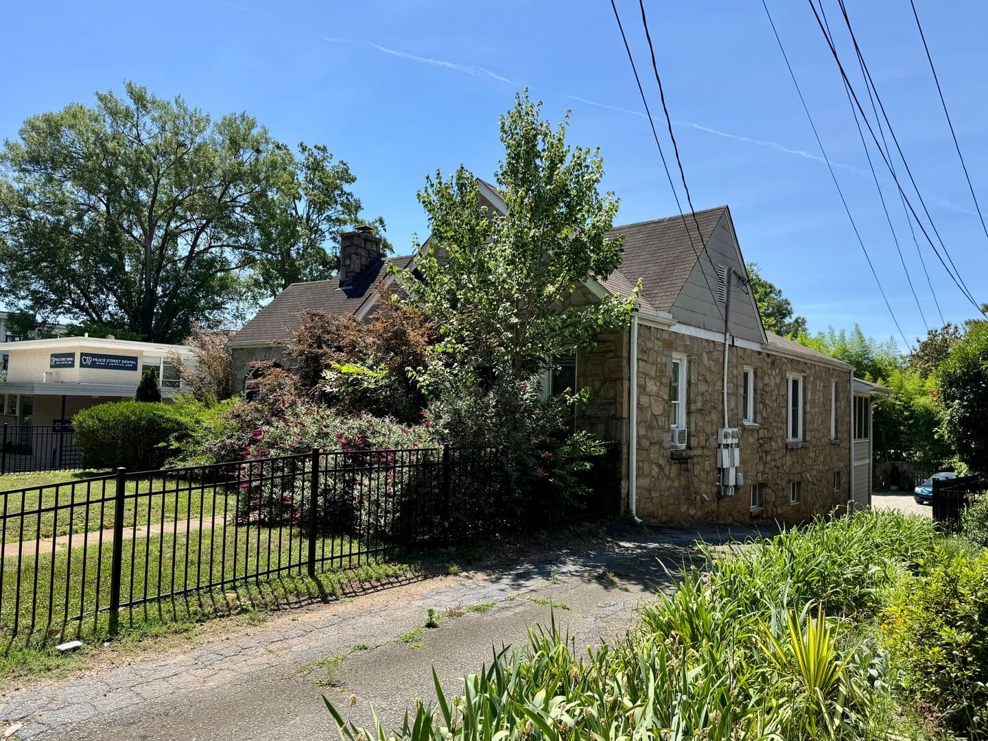 Raleigh Apartment: 905 W Peace St.