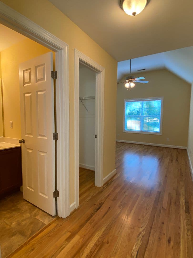 Raleigh House: 3925 Lexington Dr.
