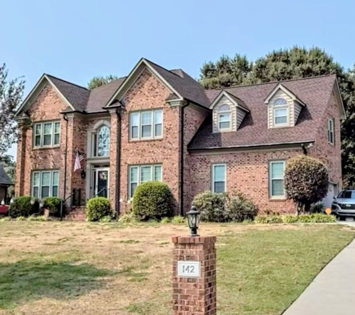 Concord House: 142 Cottontail Ln. SE