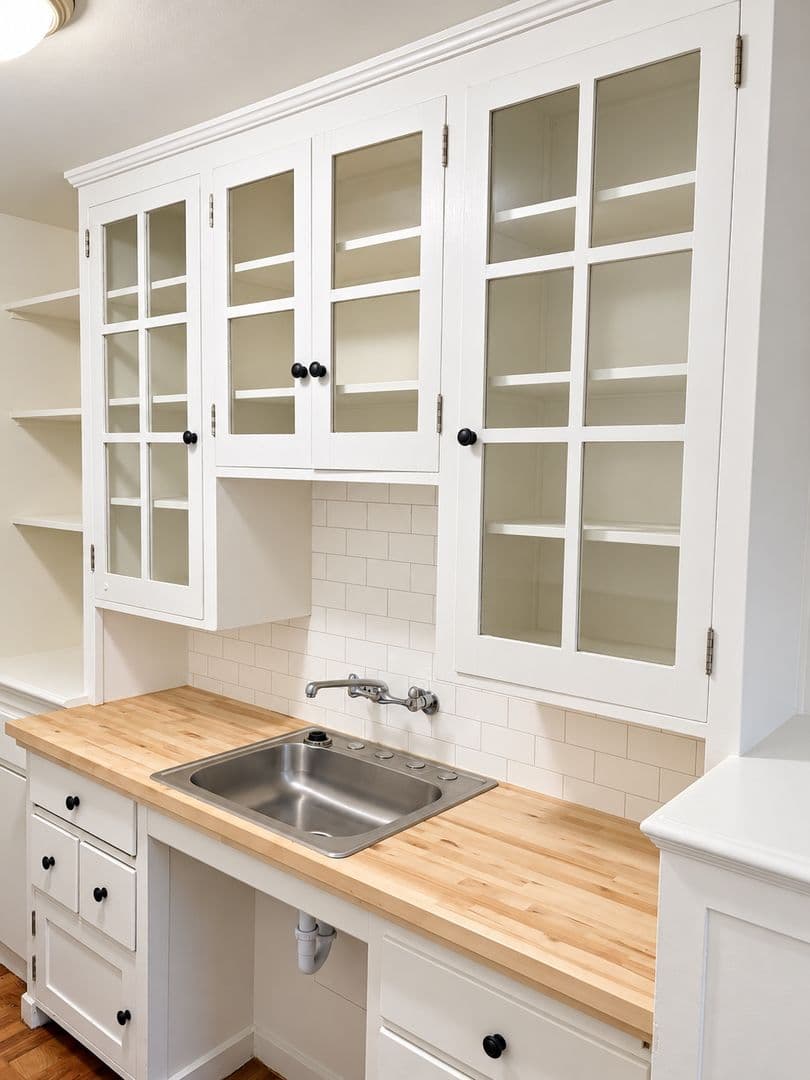 Seattle Apartment: 616 E Thomas St