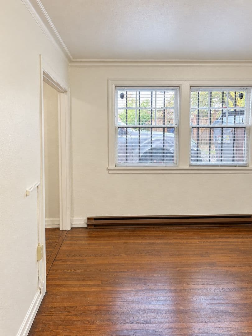 Seattle Apartment: 616 E Thomas St