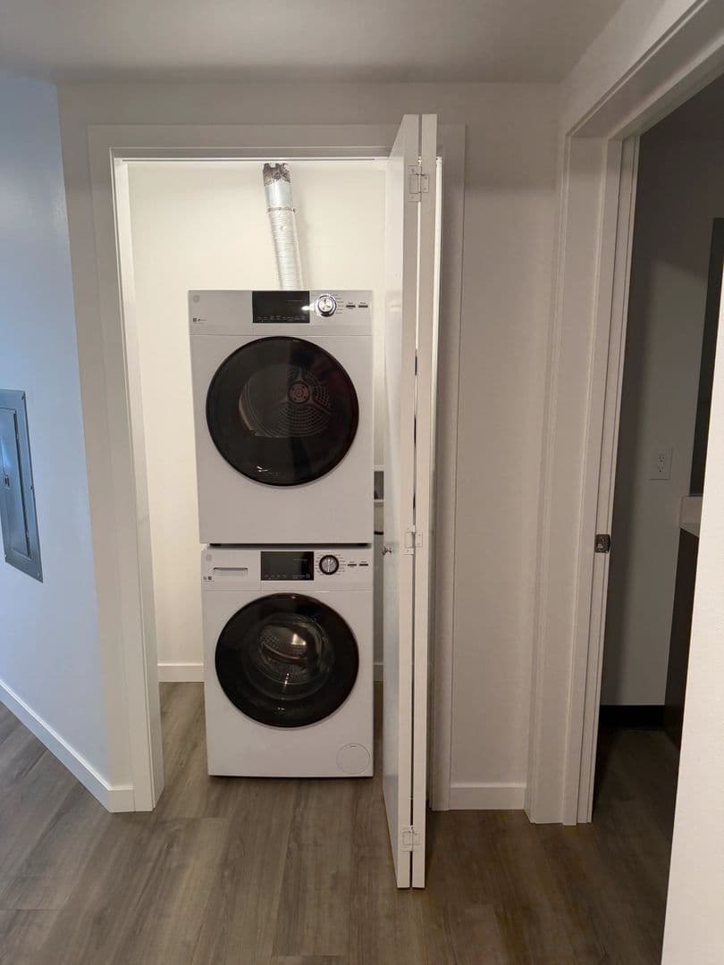 Seattle Apartment: 514 Federal Ave E