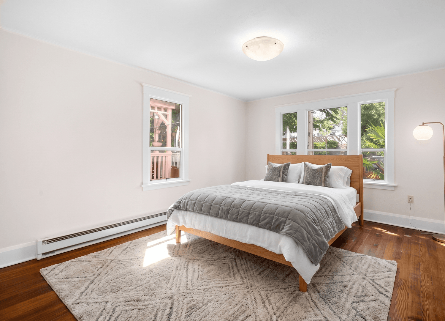 Seattle Apartment: 1132 19th Ave