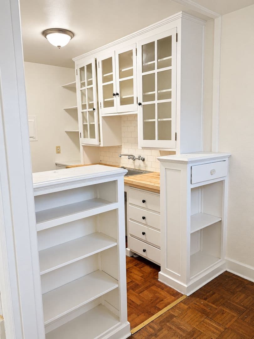 Seattle Apartment: 616 E Thomas St