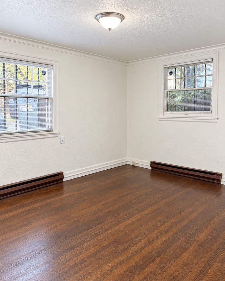 Seattle Apartment: 616 E Thomas St
