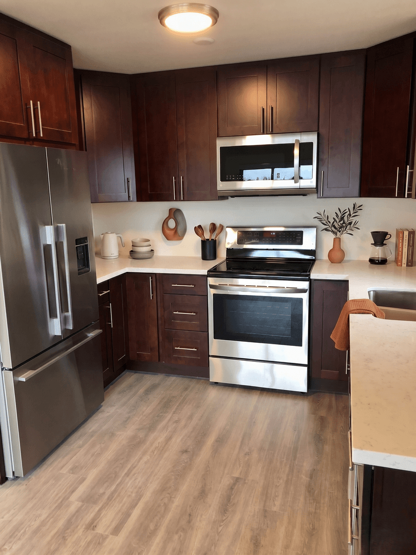 Seattle Apartment: 2465 Dexter Ave N