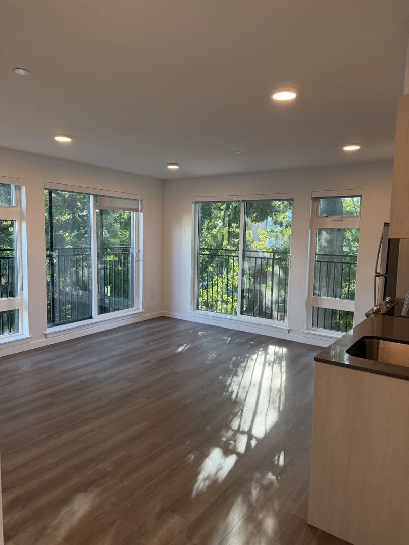 Seattle Apartment: 514 Federal Ave E