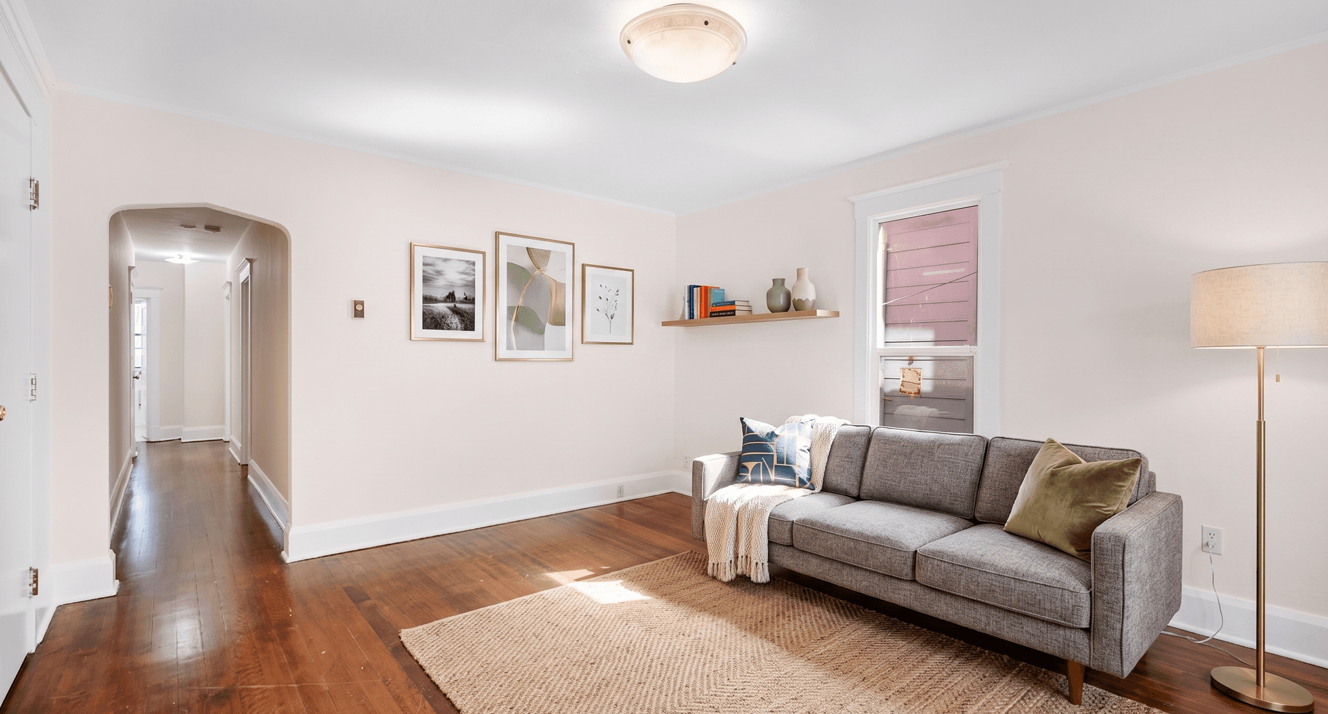 Seattle Apartment: 1132 19th Ave