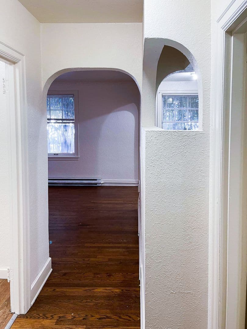 Seattle Apartment: 616 E Thomas St