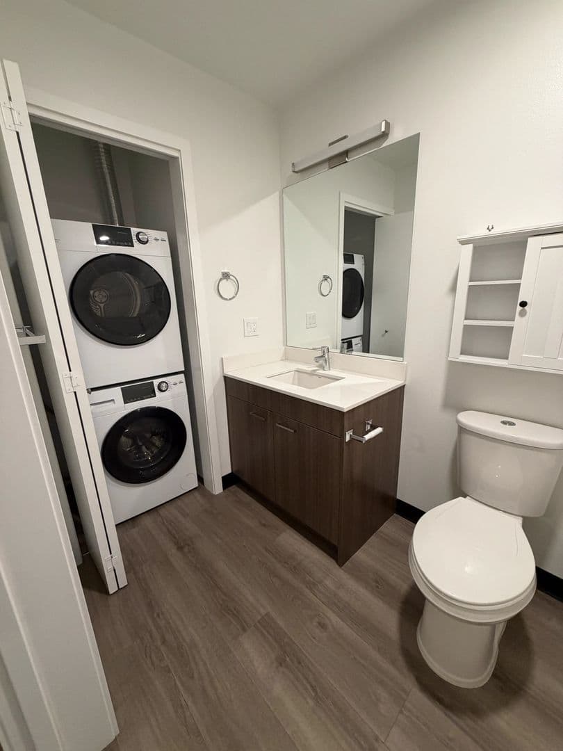 Seattle Apartment: 514 Federal Ave E