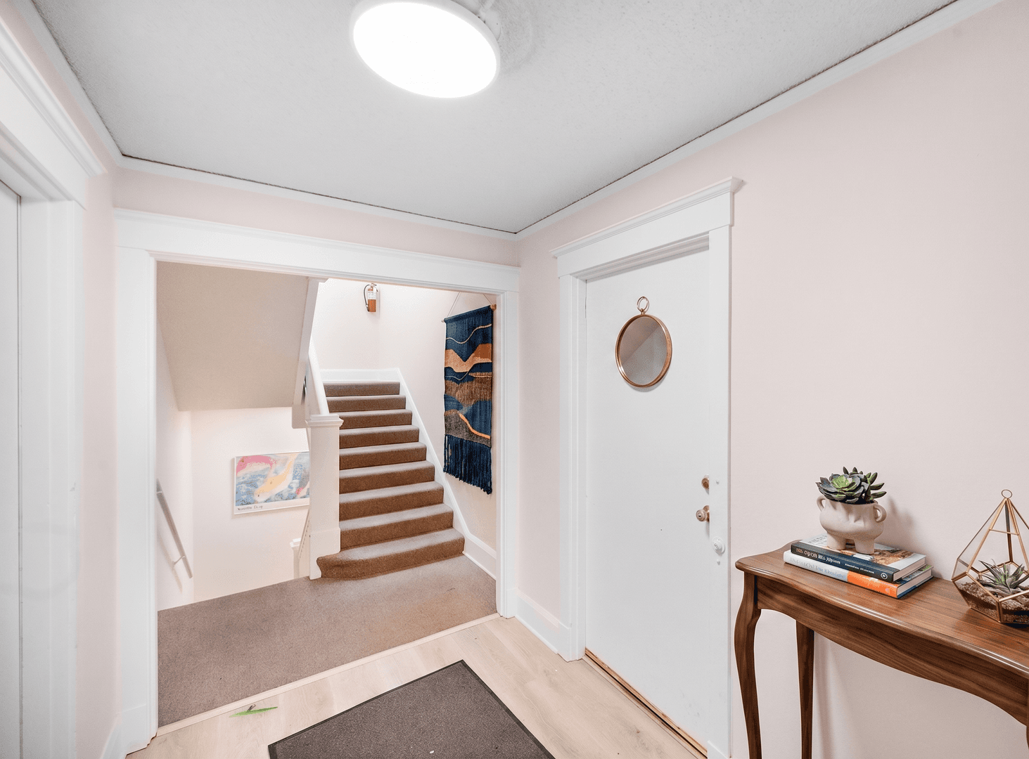Seattle Apartment: 1132 19th Ave
