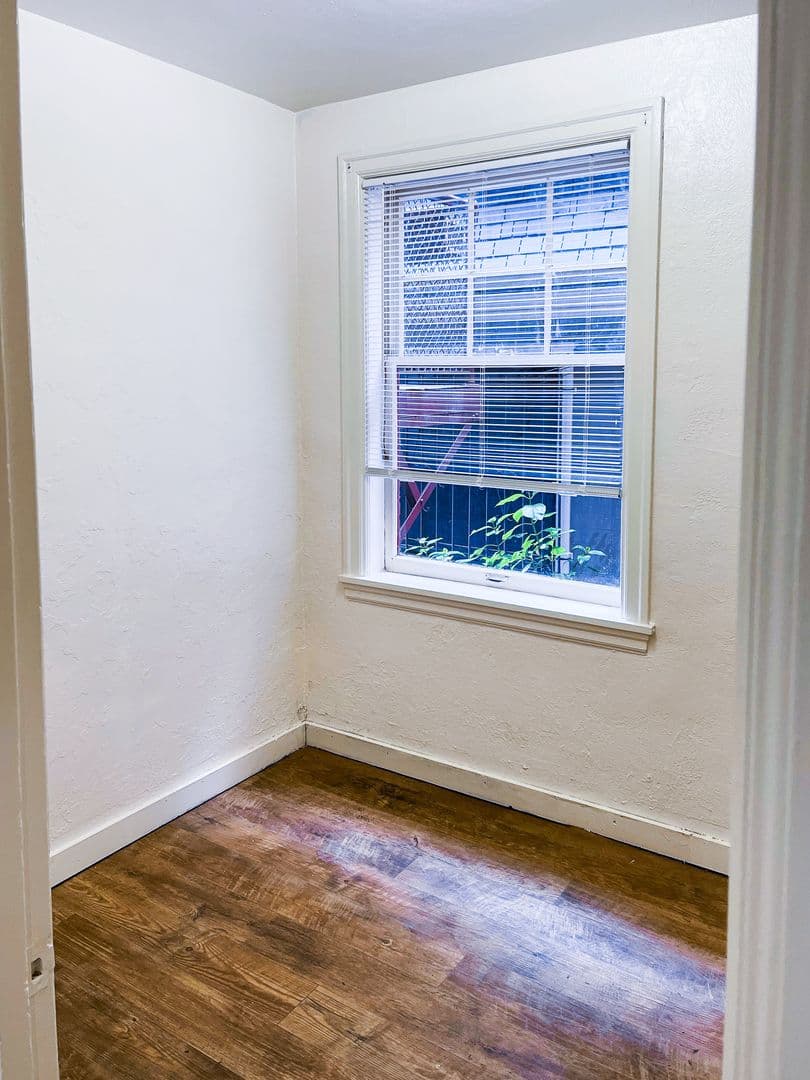 Seattle Apartment: 616 E Thomas St