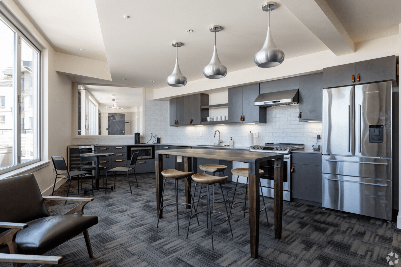 Seattle Apartment: 736 Bellevue Pl E