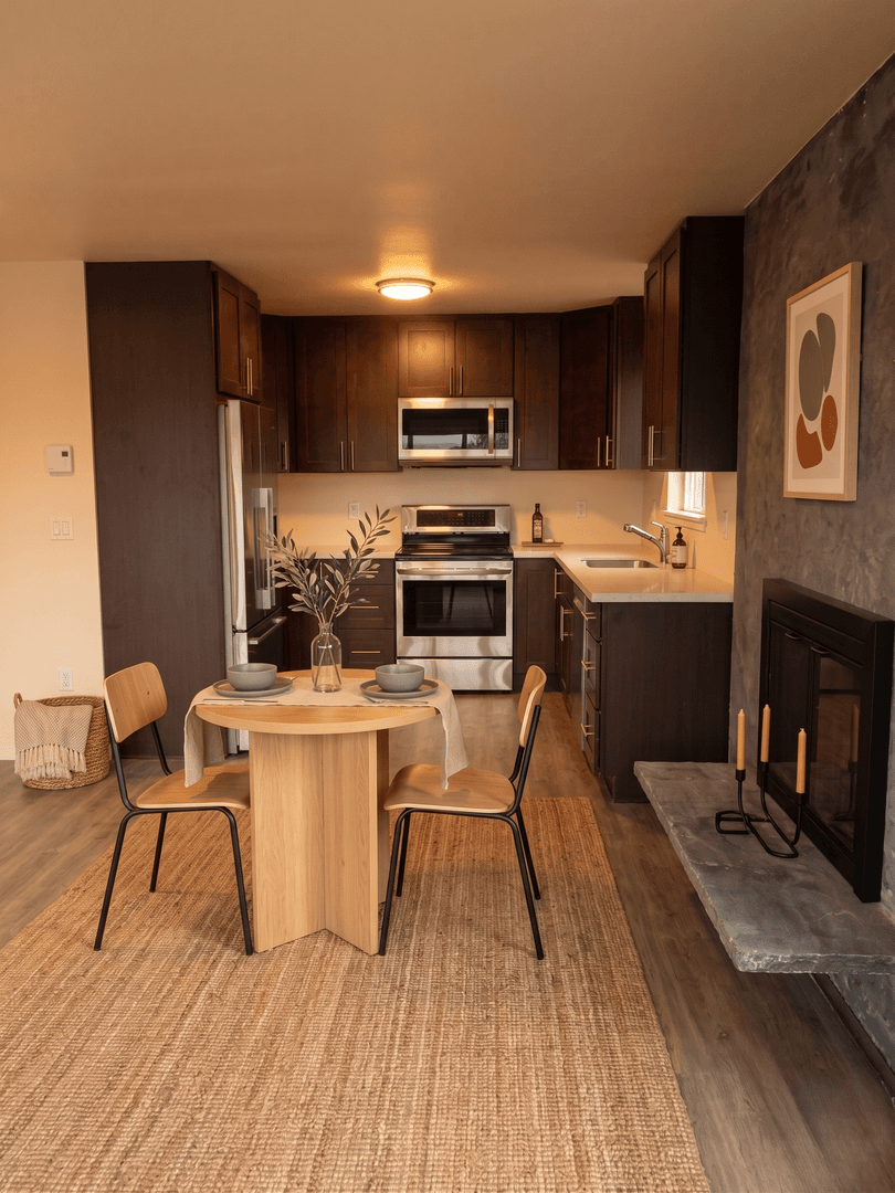 Seattle Apartment: 2465 Dexter Ave N