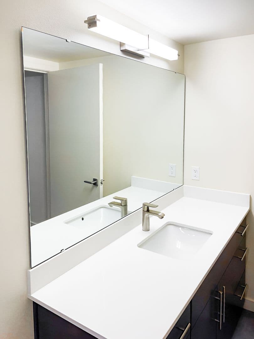 Seattle Apartment: 736 Bellevue Pl E