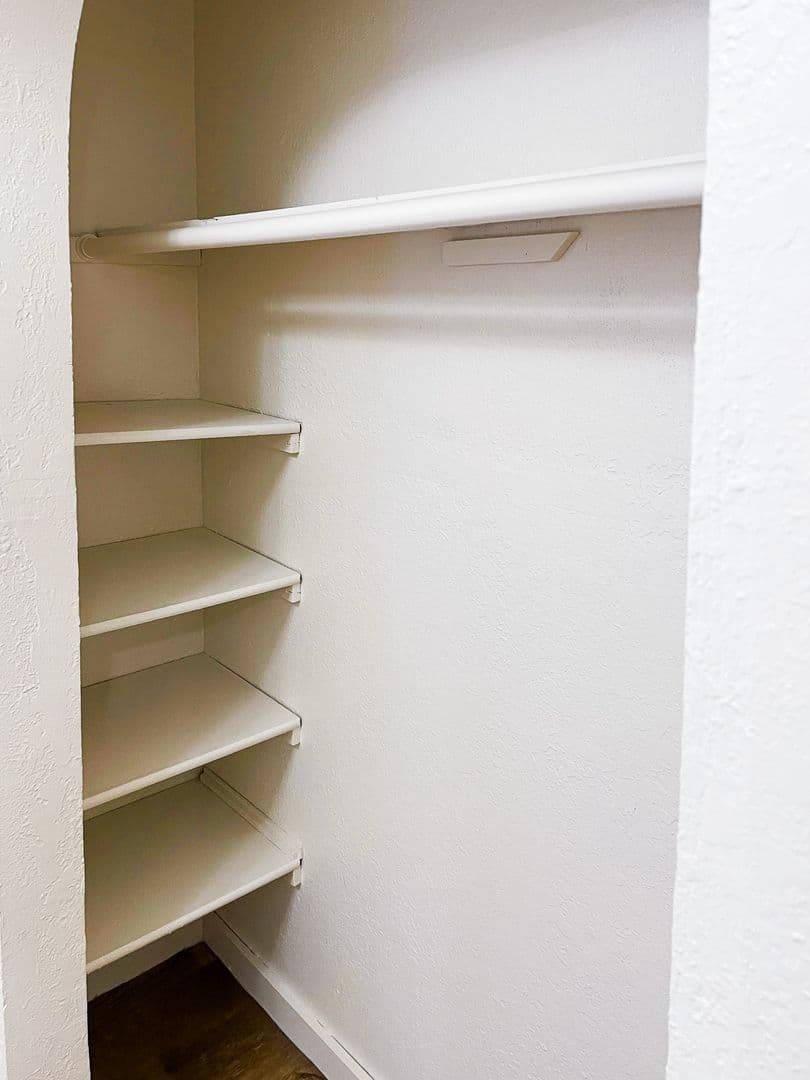 Seattle Apartment: 616 E Thomas St