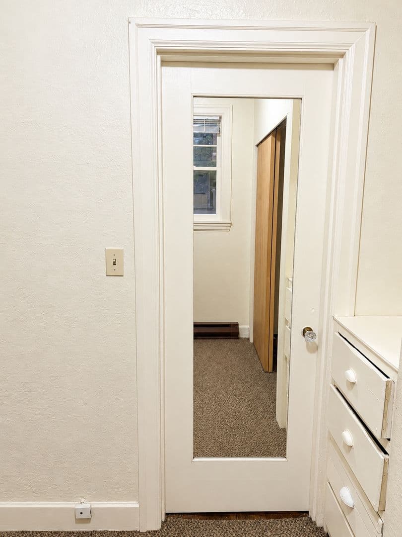 Seattle Apartment: 616 E Thomas St