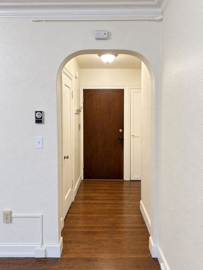 Seattle Apartment: 616 E Thomas St