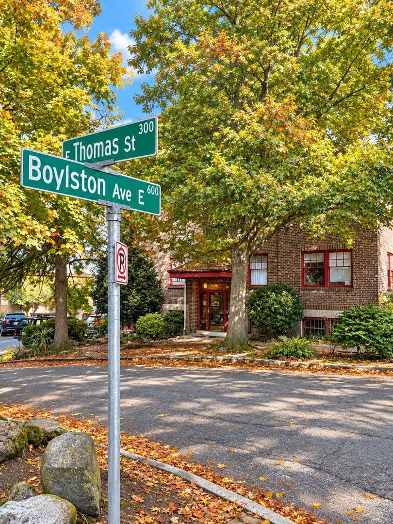 Seattle Apartment: 616 E Thomas St