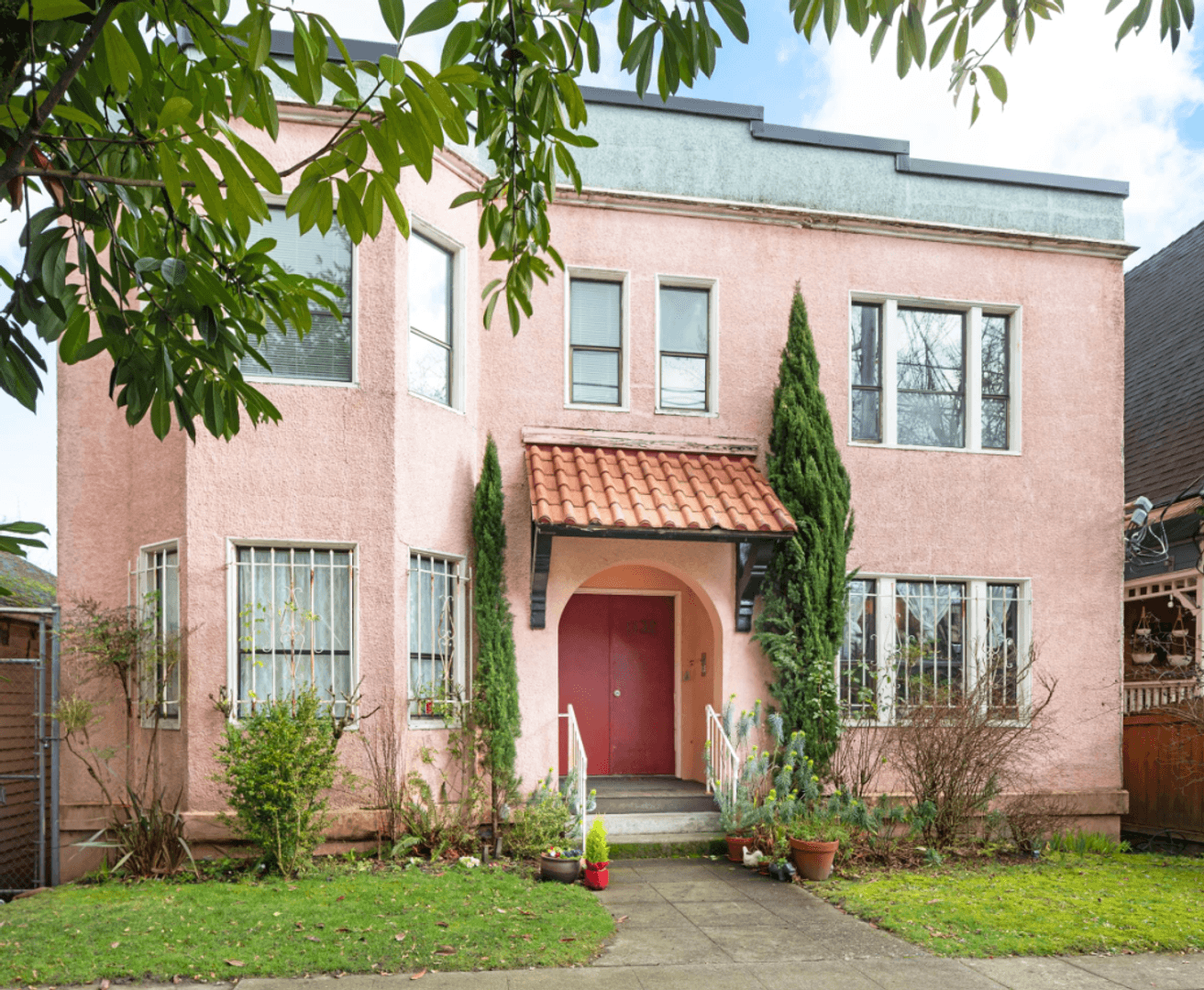 Seattle Apartment: 1132 19th Ave