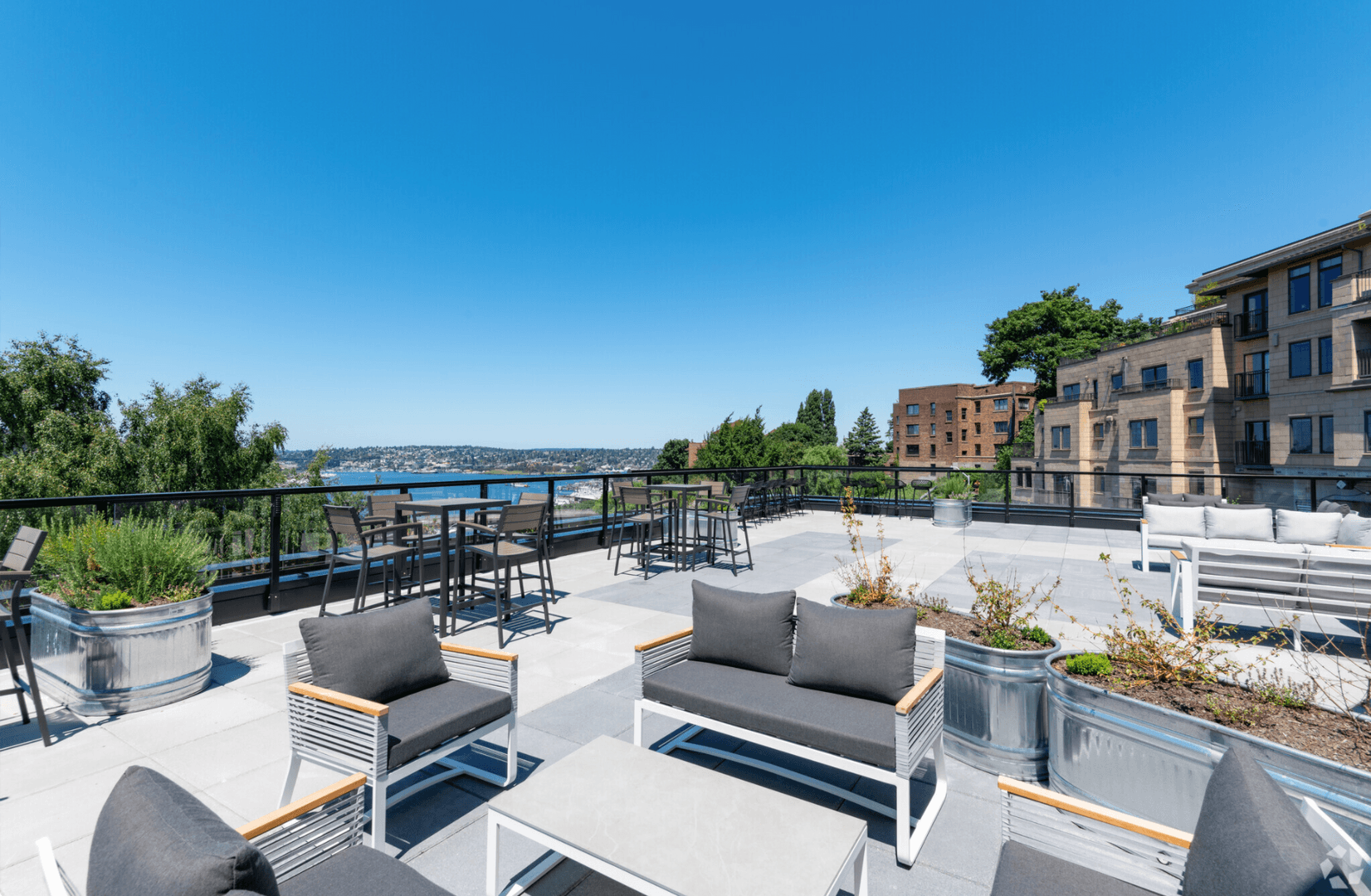 Seattle Apartment: 736 Bellevue Pl E
