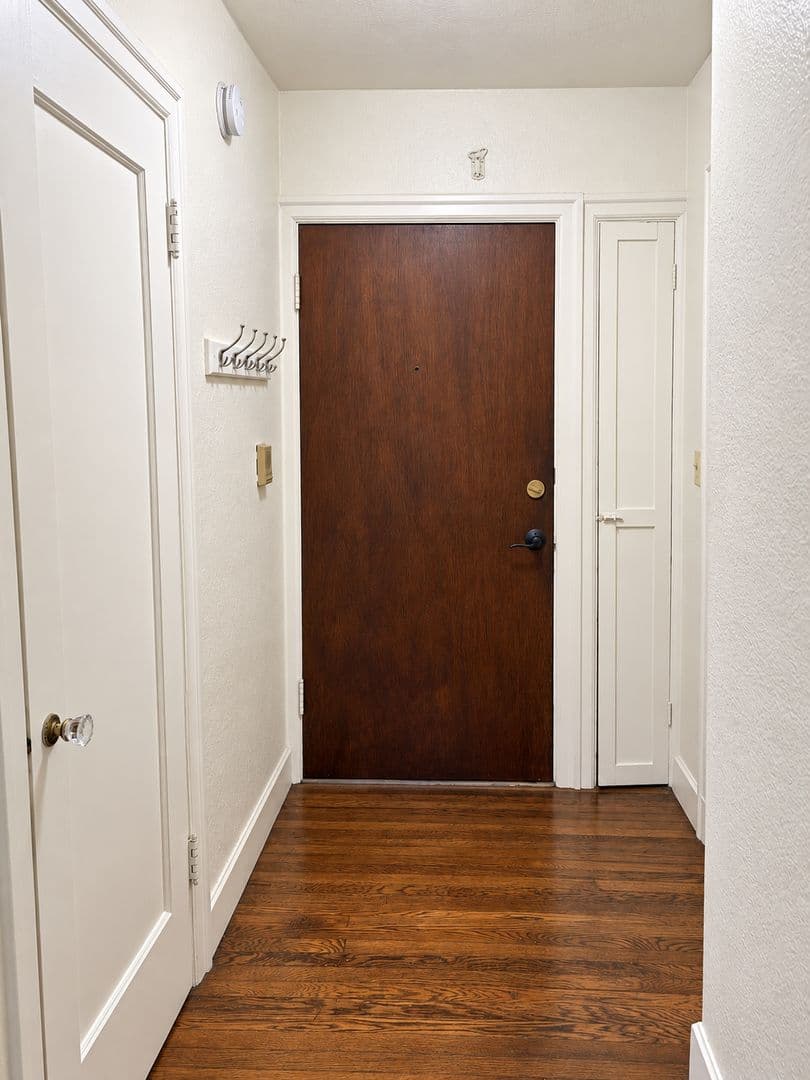 Seattle Apartment: 616 E Thomas St