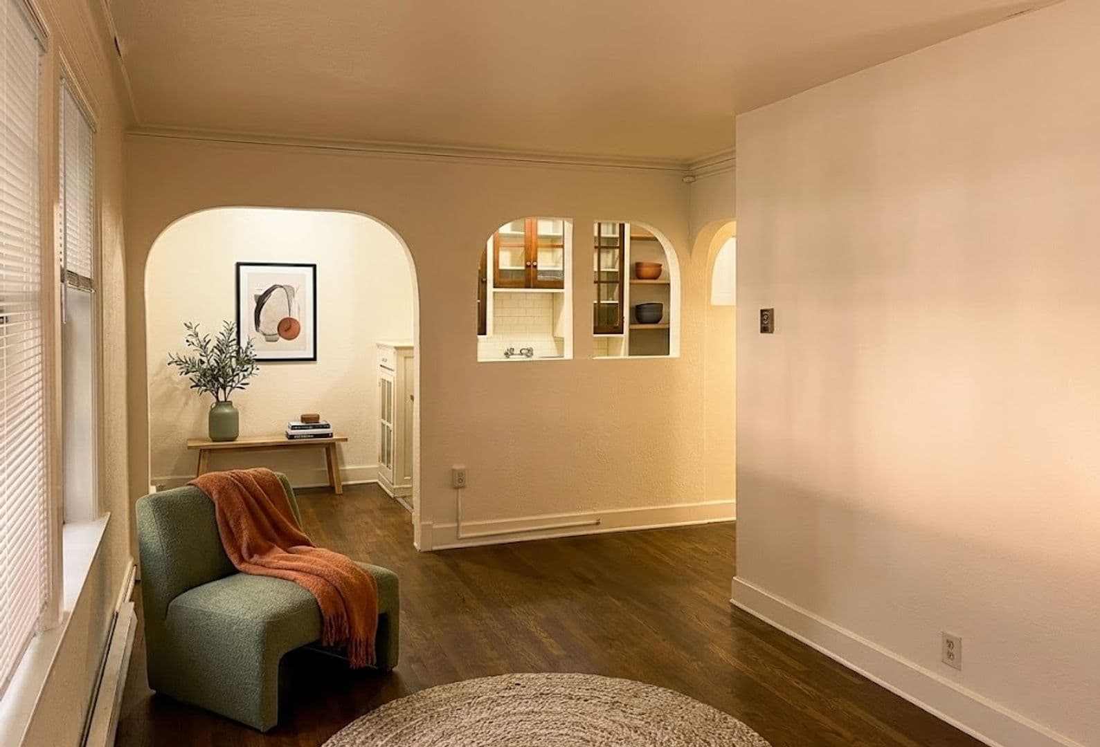 Seattle Apartment: 616 E Thomas St