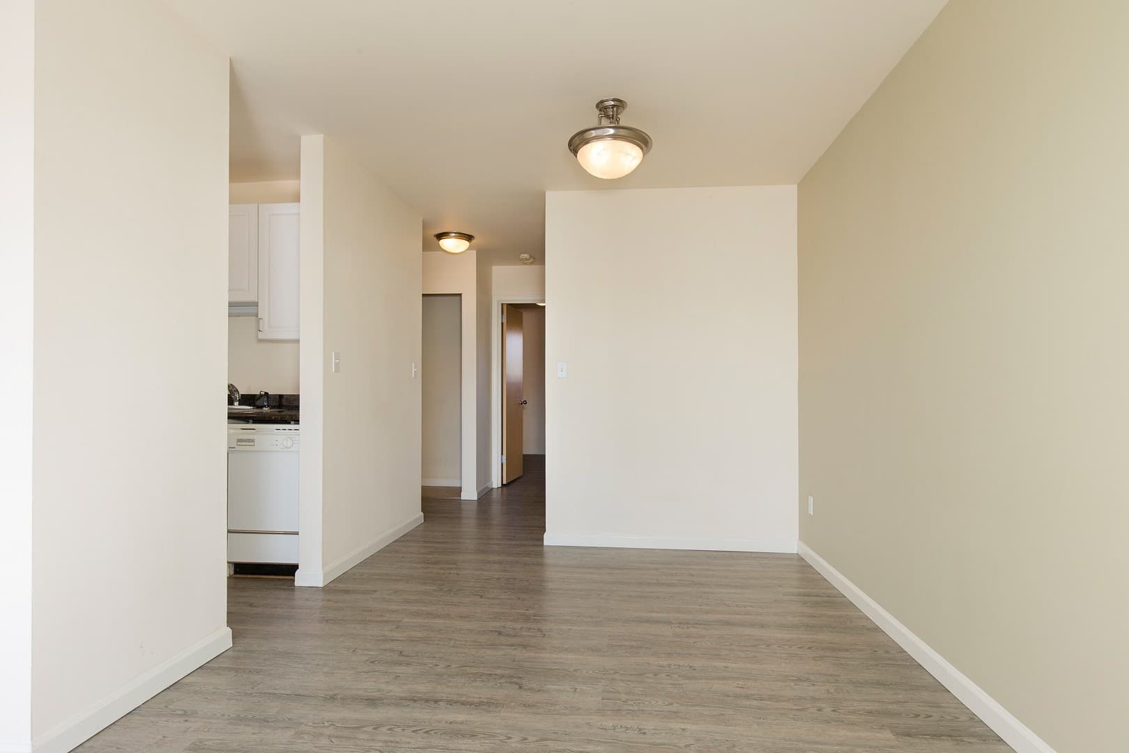 Seattle Apartment: 5210 Russell Avenue NW