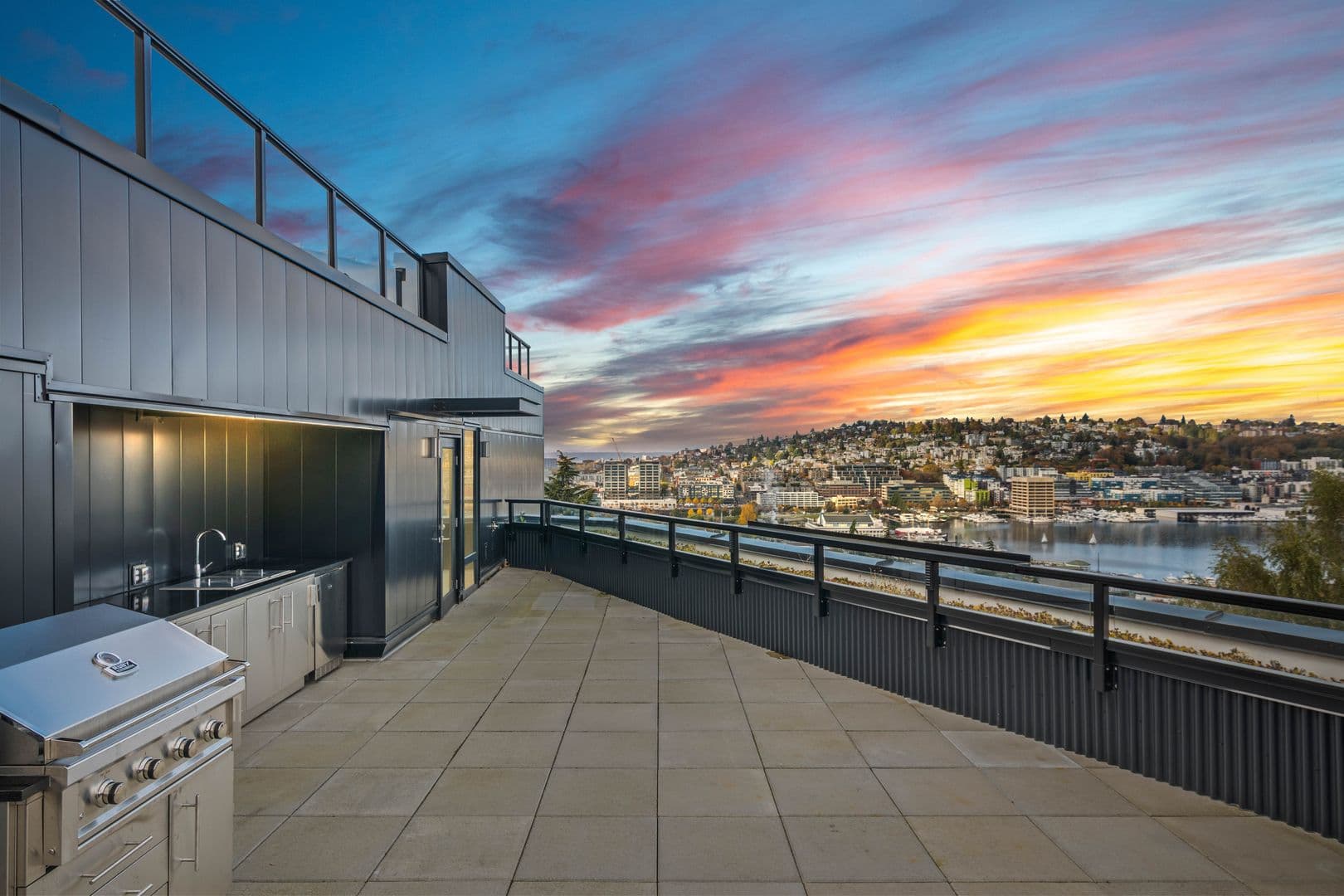 Seattle Apartment: 736 Bellevue Pl E