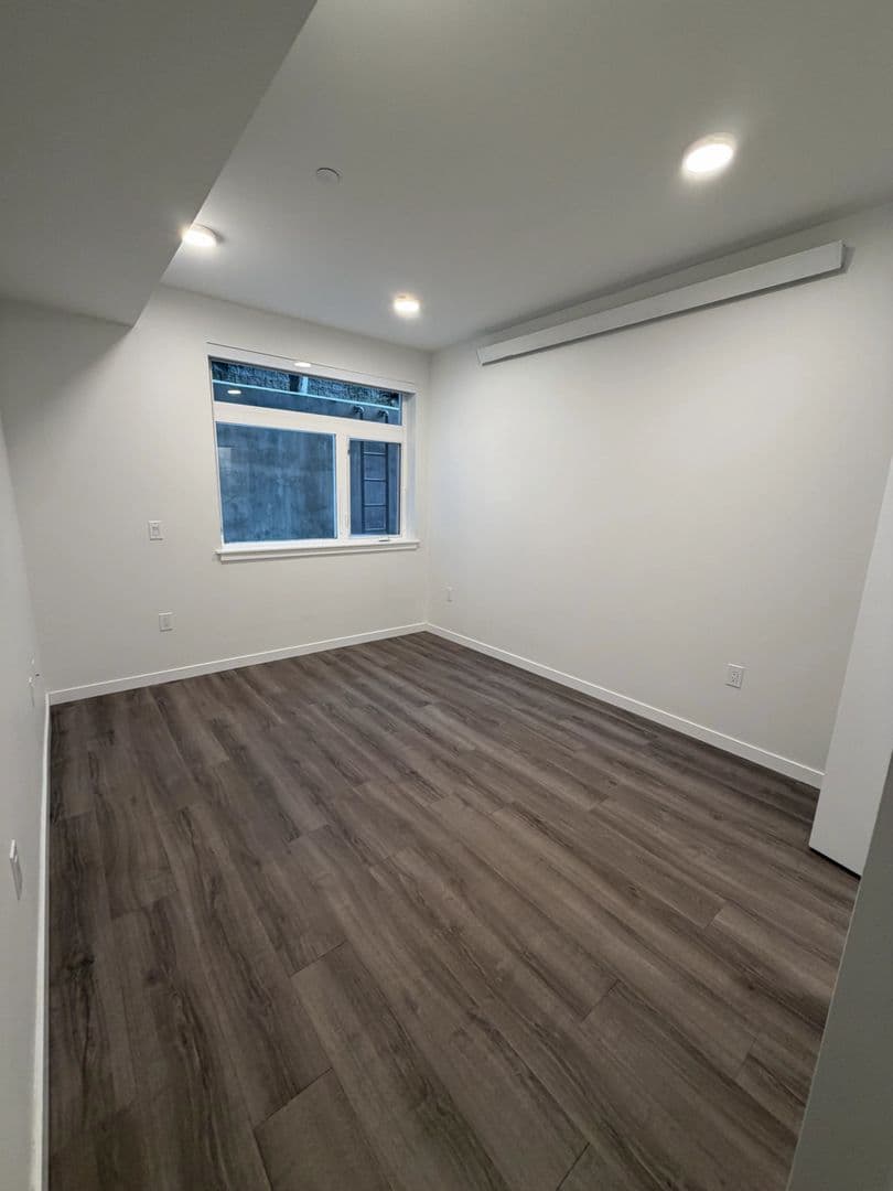 Seattle Apartment: 514 Federal Ave E