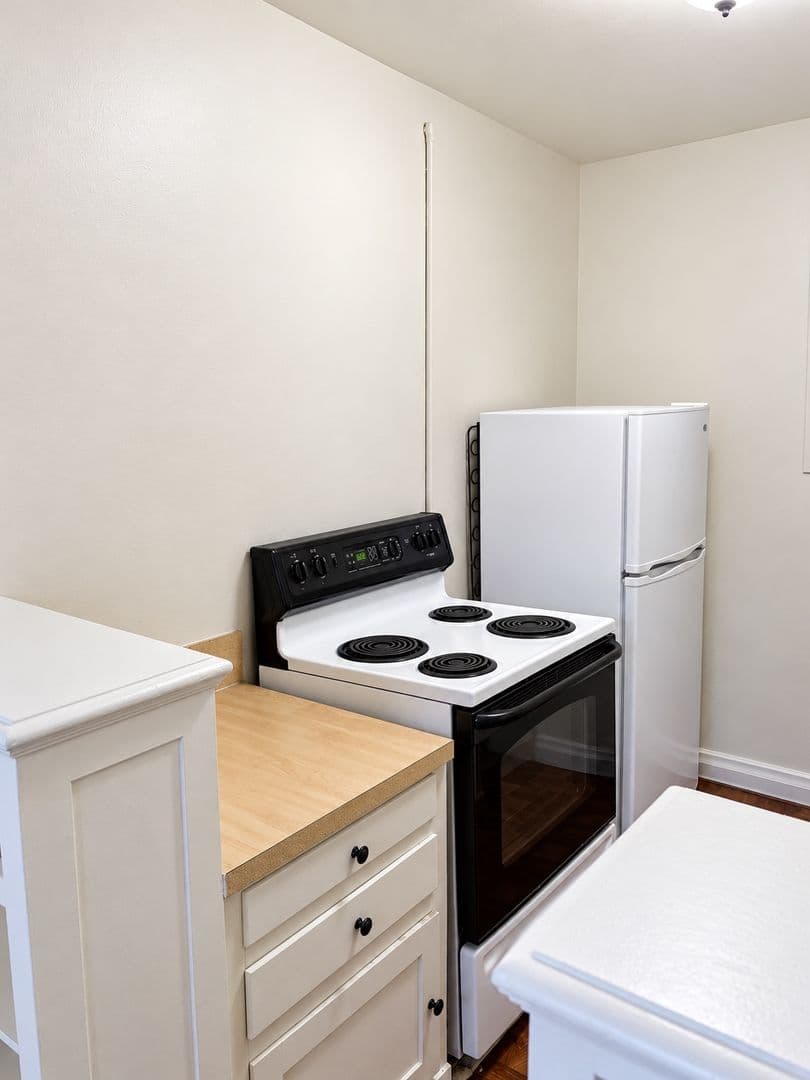 Seattle Apartment: 616 E Thomas St