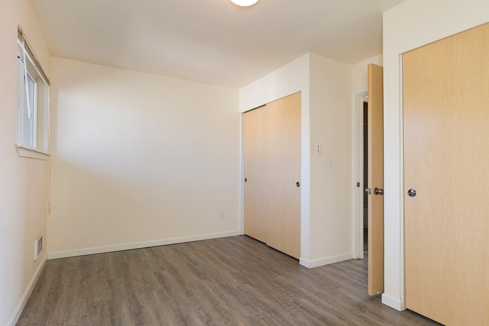 Seattle Apartment: 5210 Russell Avenue NW