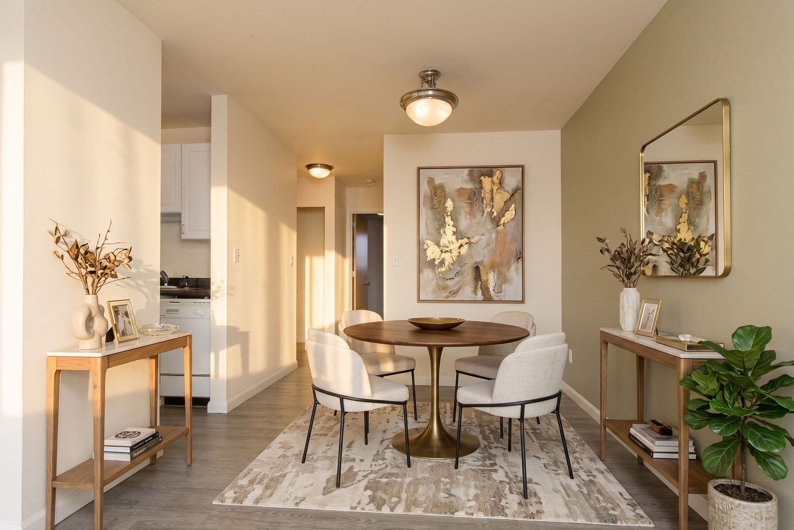 Seattle Apartment: 5210 Russell Avenue NW