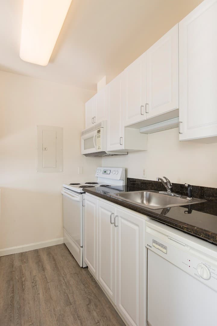 Seattle Apartment: 5210 Russell Avenue NW